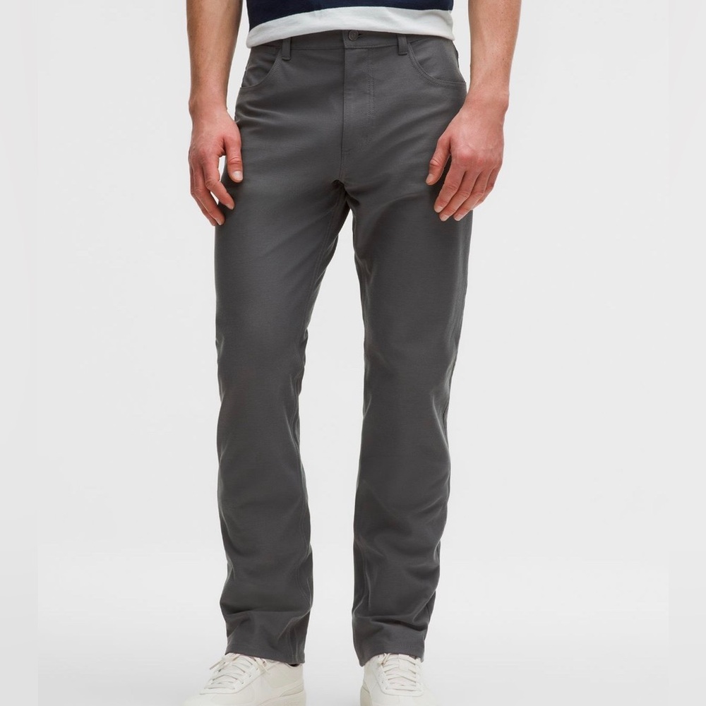 New Lululemon Men's EasyFive Classic-Straight Pant 32L Size 32 Onyx Grey